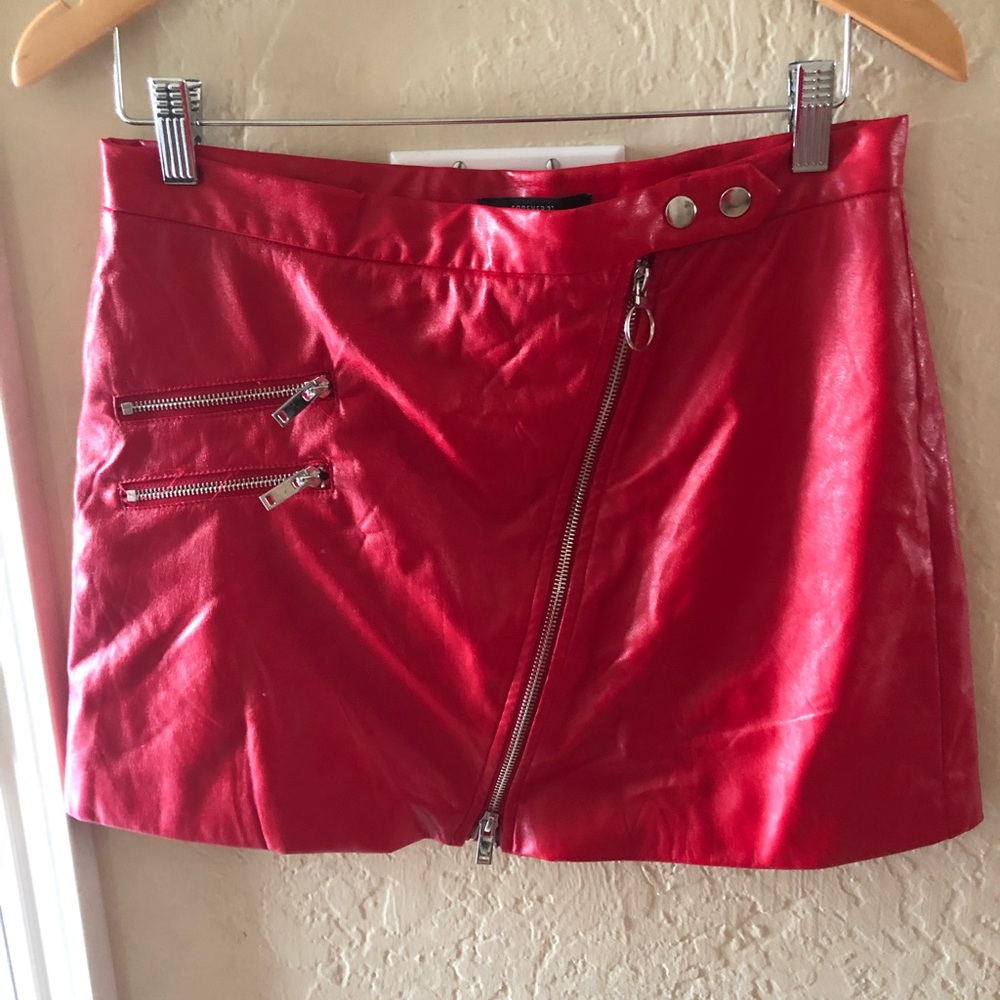 Red O ring zipper detail moto vinyl mini skirt